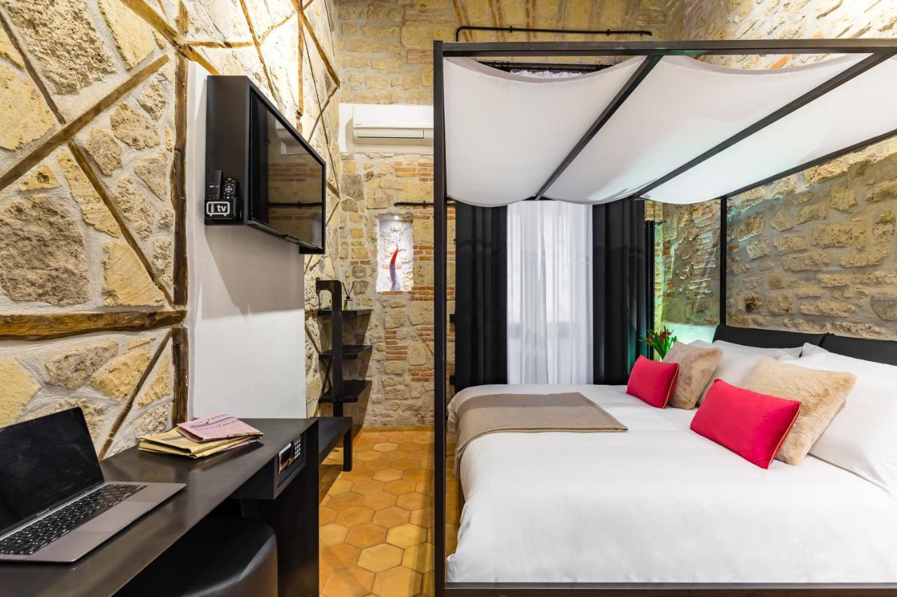 Palazzo Residenza Madre By Dimorra Hotel Наполи Екстериор снимка